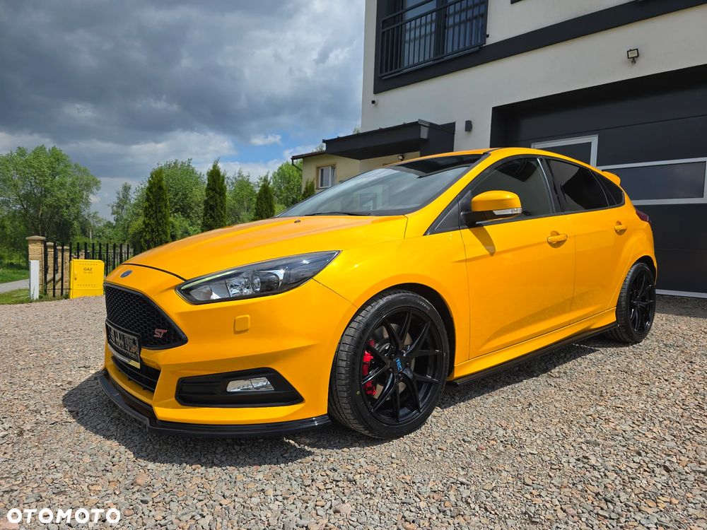Ford Focus - 1
