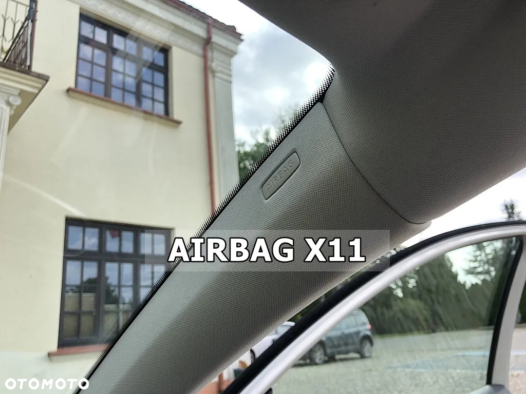 Volkswagen Golf 1.6 TDI DPF Comfortline - 25