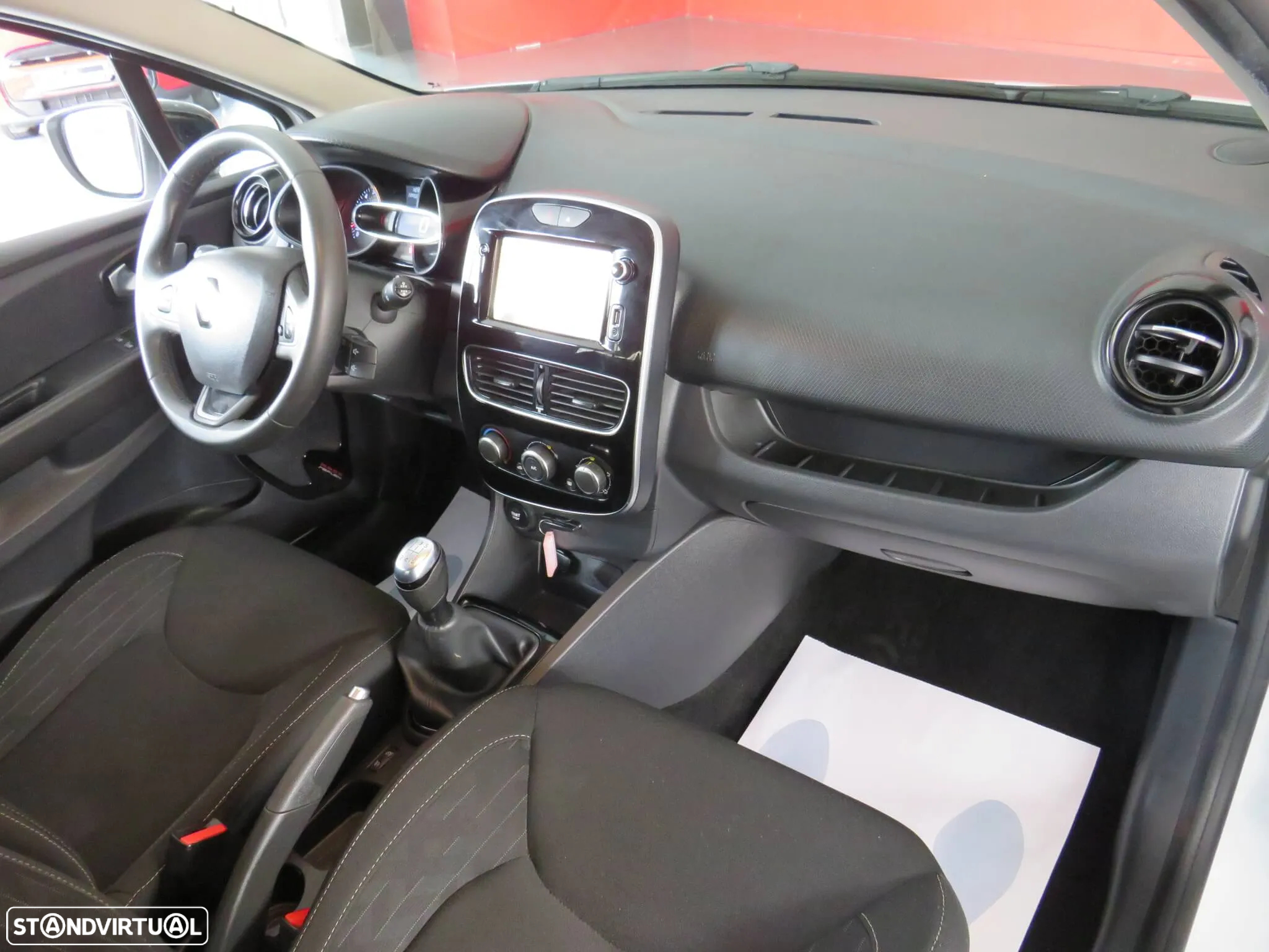 Renault Clio Sport Tourer 0.9 TCe Limited - 22