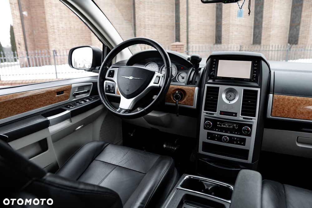 Chrysler Grand Voyager 2.8 CRD Limited - 26