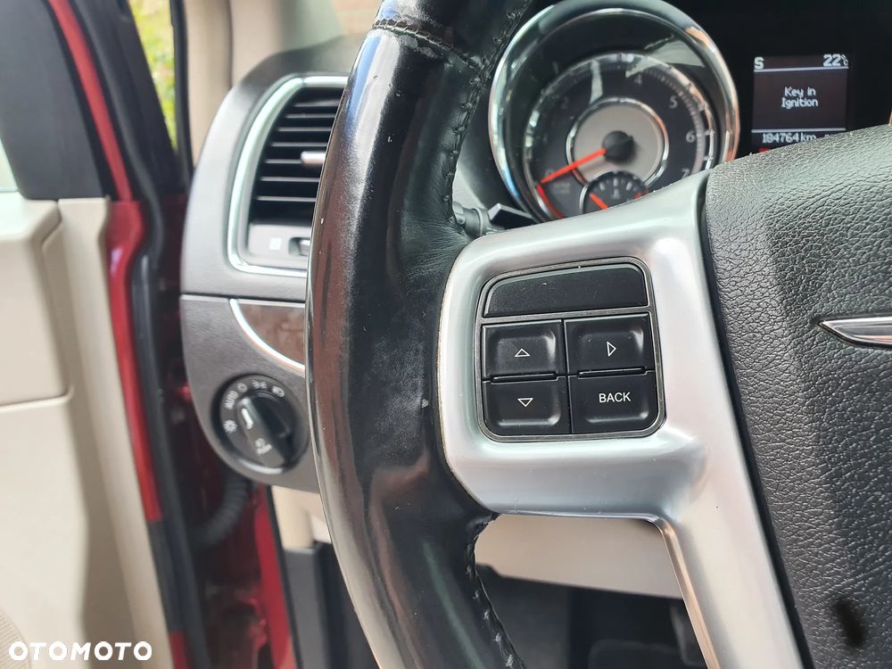 Chrysler Town & Country 3.6 Limited - 24