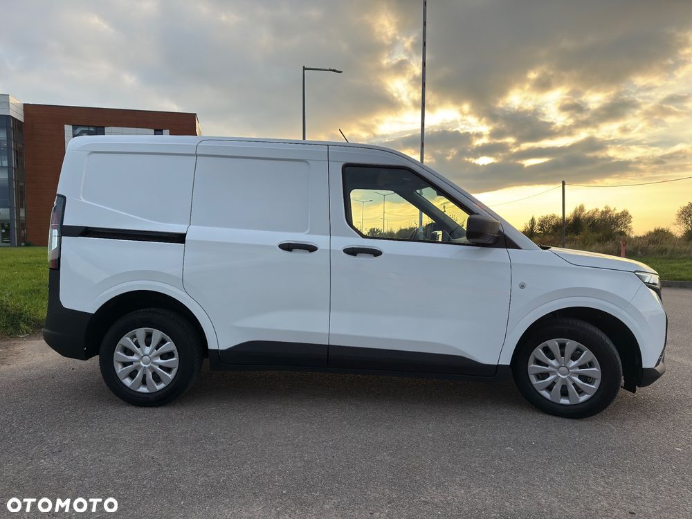 Ford Transit Courier - 4