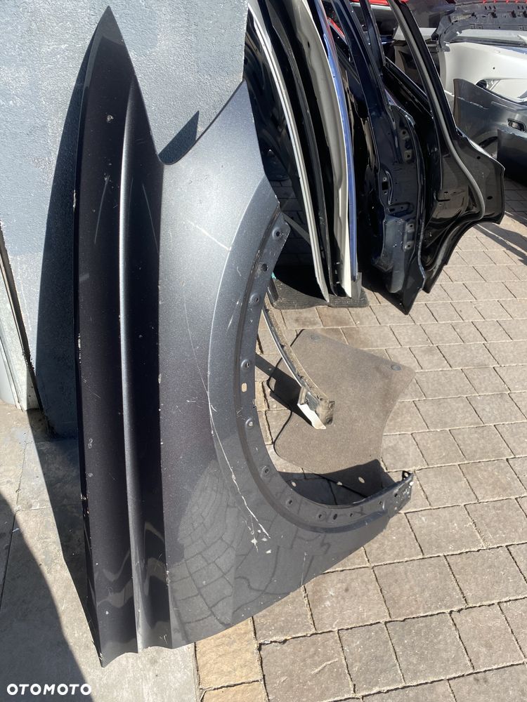 AUDI Q8 4M8 BŁOTNIK PRAWY LZ7S IGLA ORG - 1