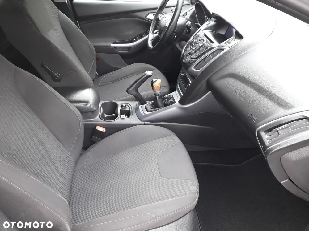 Ford Focus 1.0 EcoBoost Titanium - 38