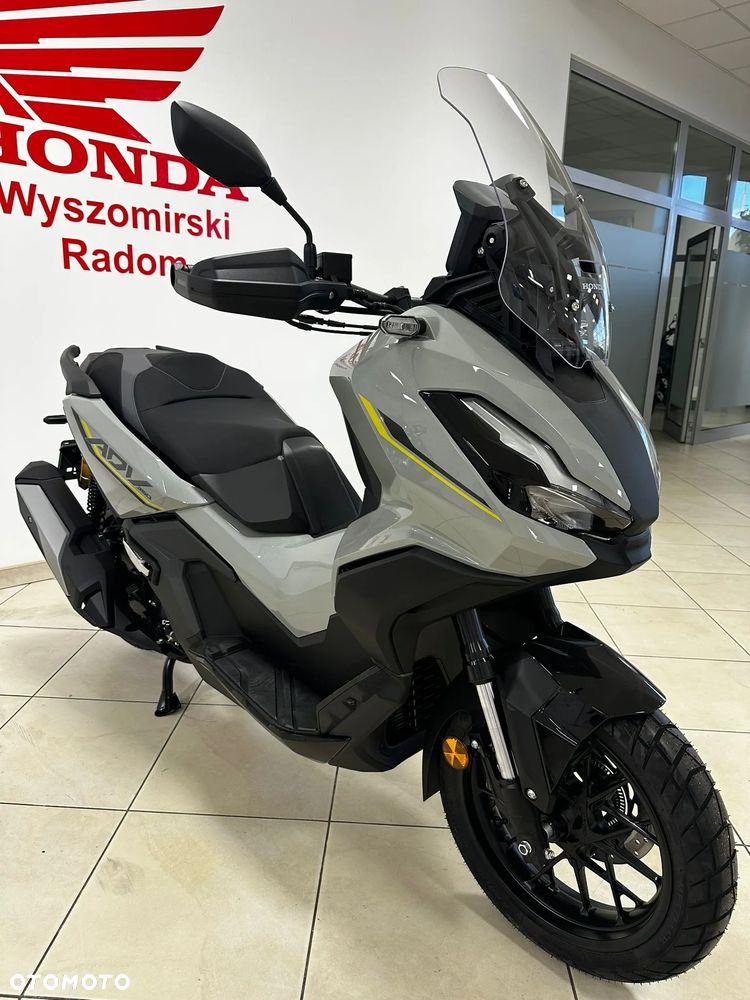 Honda ADV350 - 7