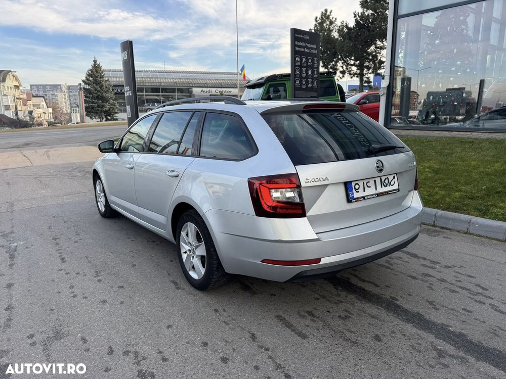 Skoda Octavia 2.0 TDI DSG Ambition - 5