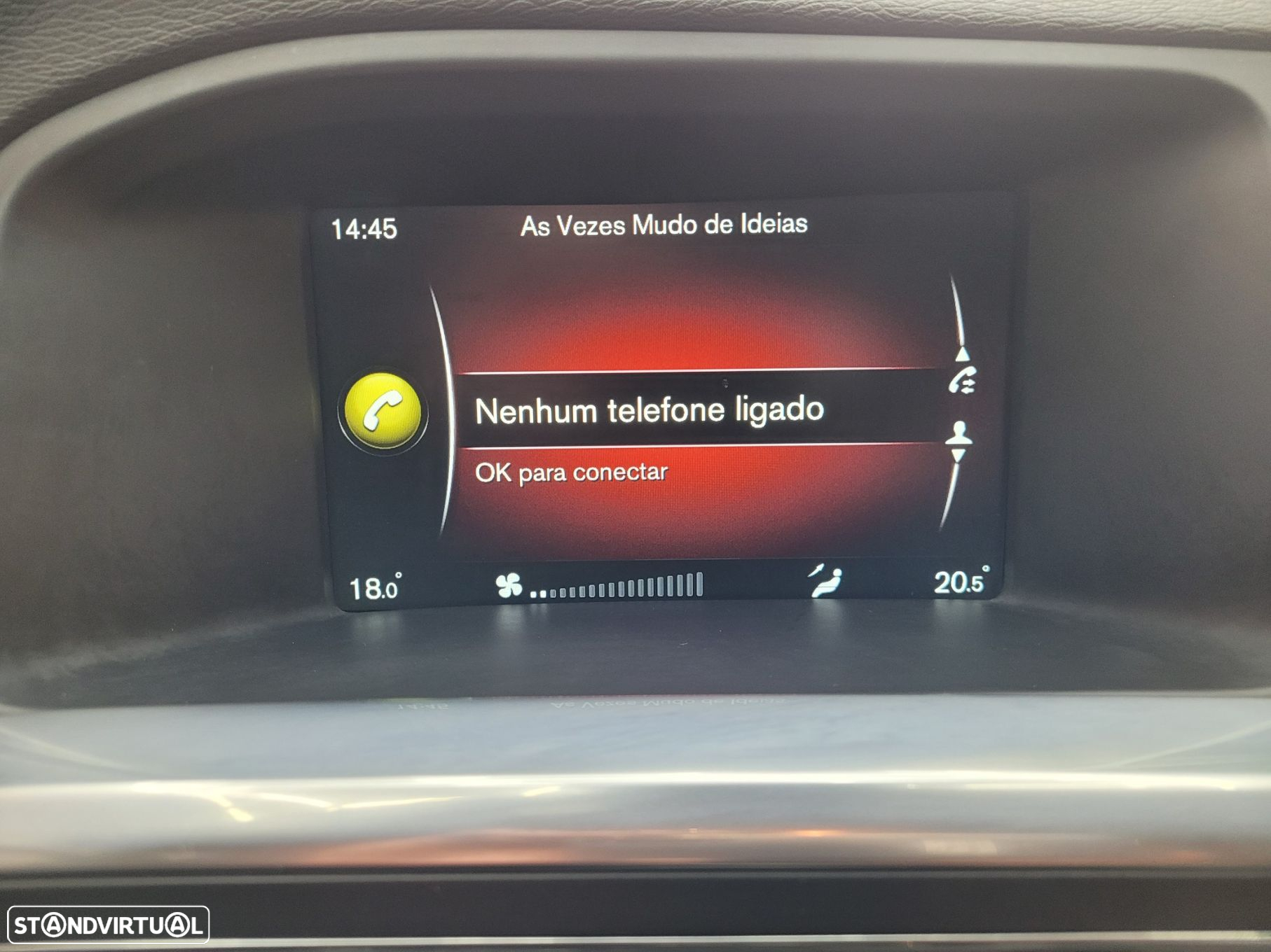 Volvo V60 2.0 D4 R-Design - 32