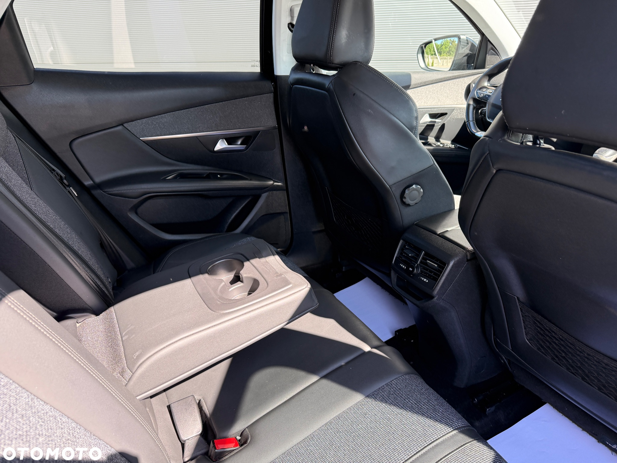 Peugeot 3008 PureTech 130 Stop & Start GPF Allure - 10