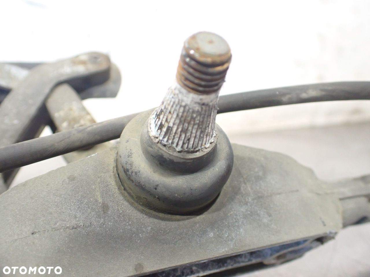 MECHANIZM WYCIERACZEK PRZÓD IVECO STRALIS 403945 - 7