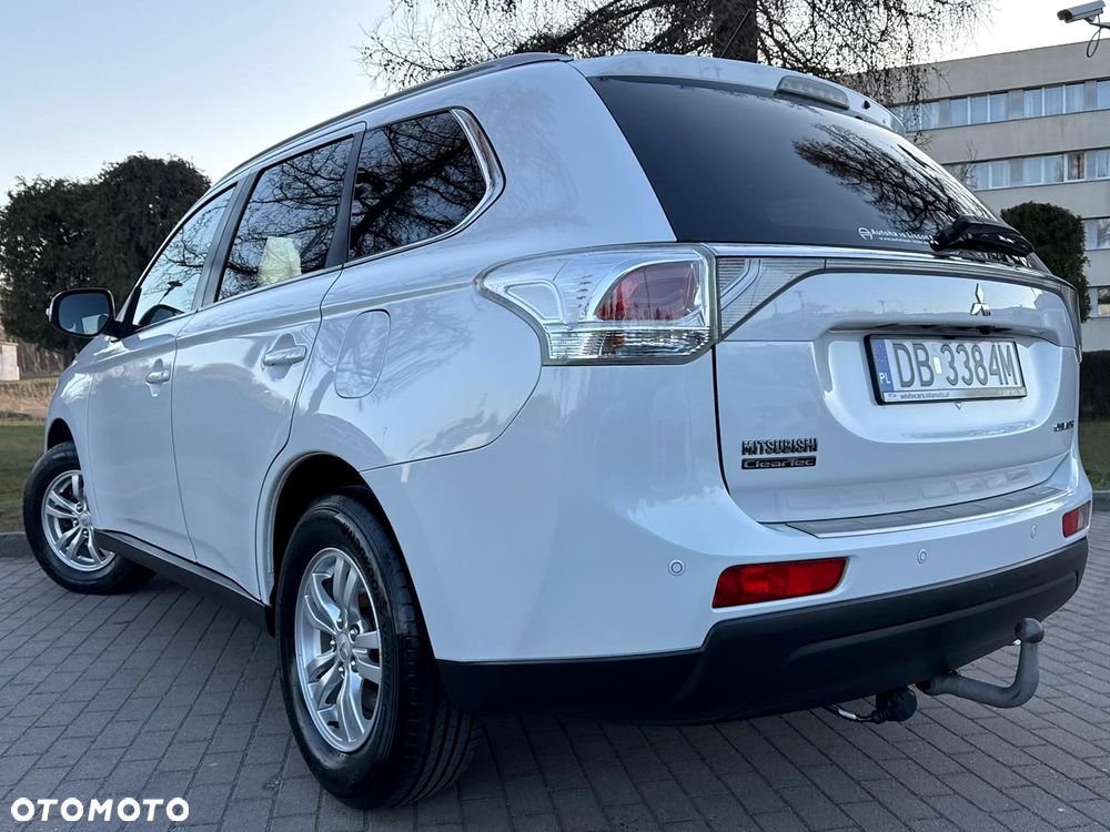 Mitsubishi Outlander 2.0 2WD Invite - 24