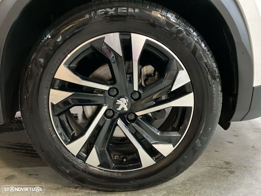 Peugeot 2008 1.2 PureTech Allure - 8