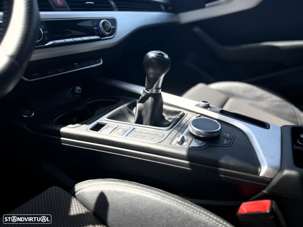 Audi A4 Avant 2.0 TDI DPF S line Sport Pack - 23