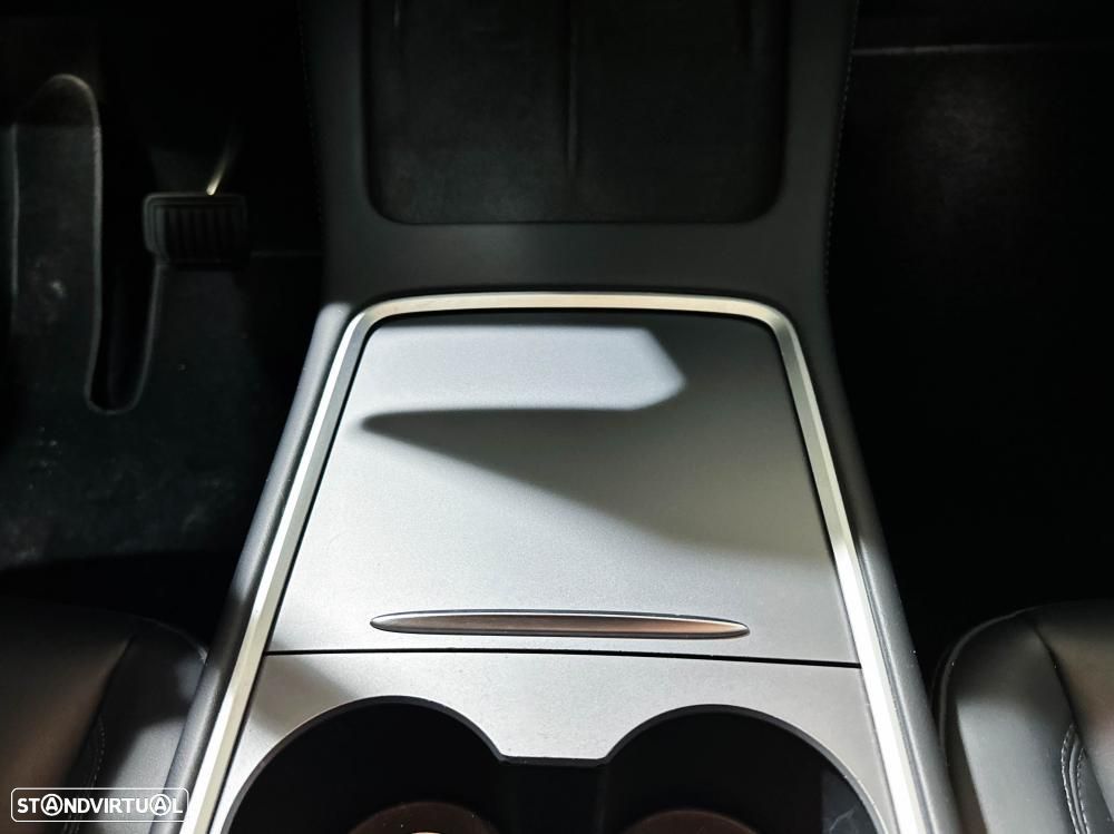 Tesla Model Y Long Range Dual Motor AWD - 37