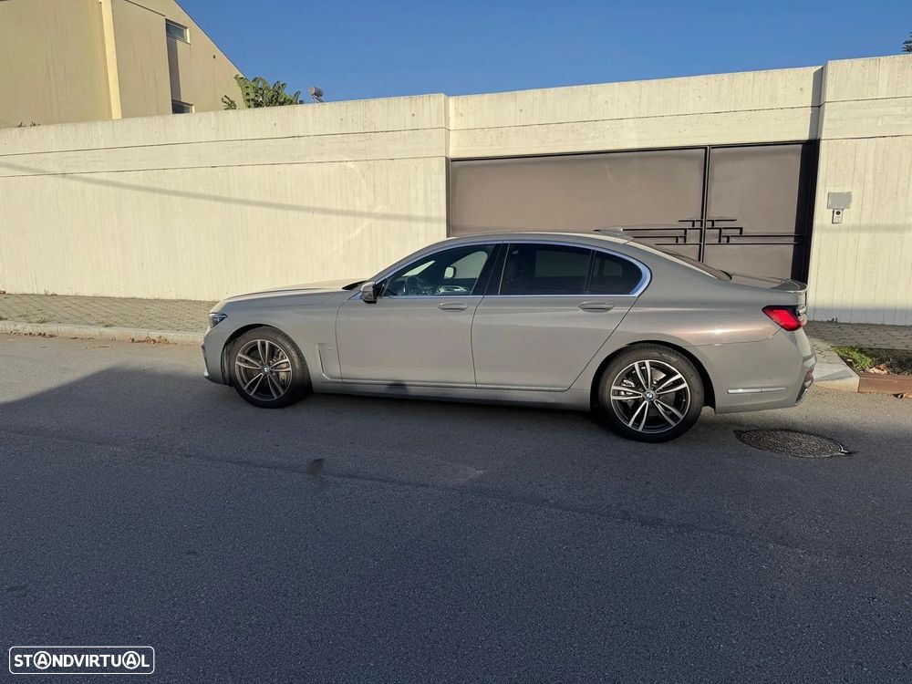 BMW 740 d xDrive Pack M Auto - 13