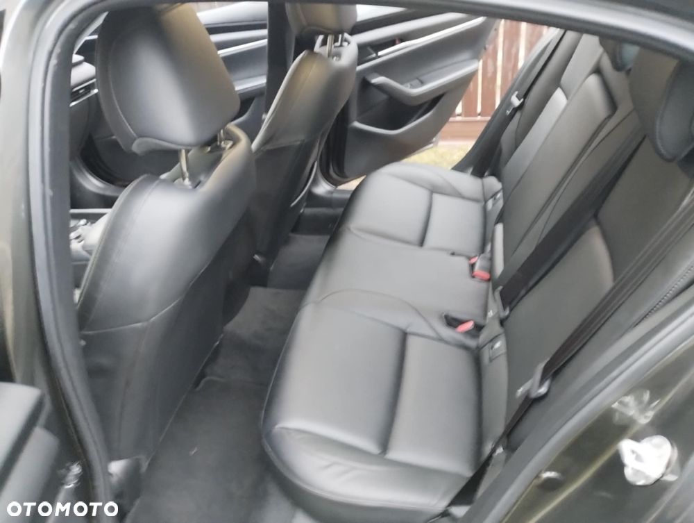 Mazda 3 - 8