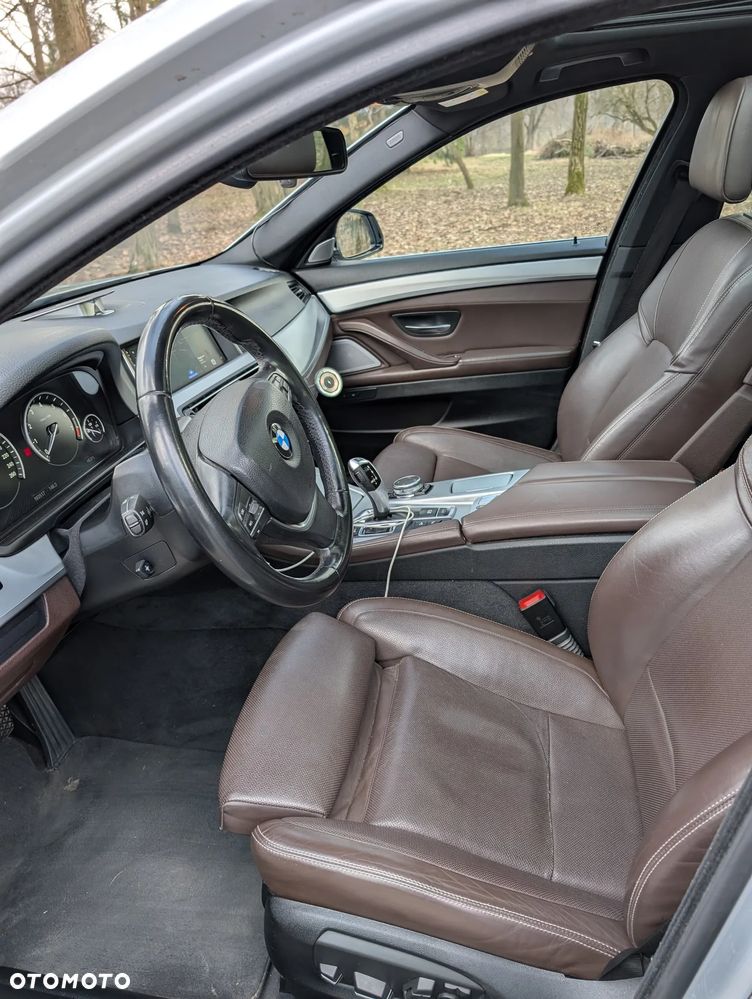 BMW Seria 5 528i xDrive Luxury Line - 22