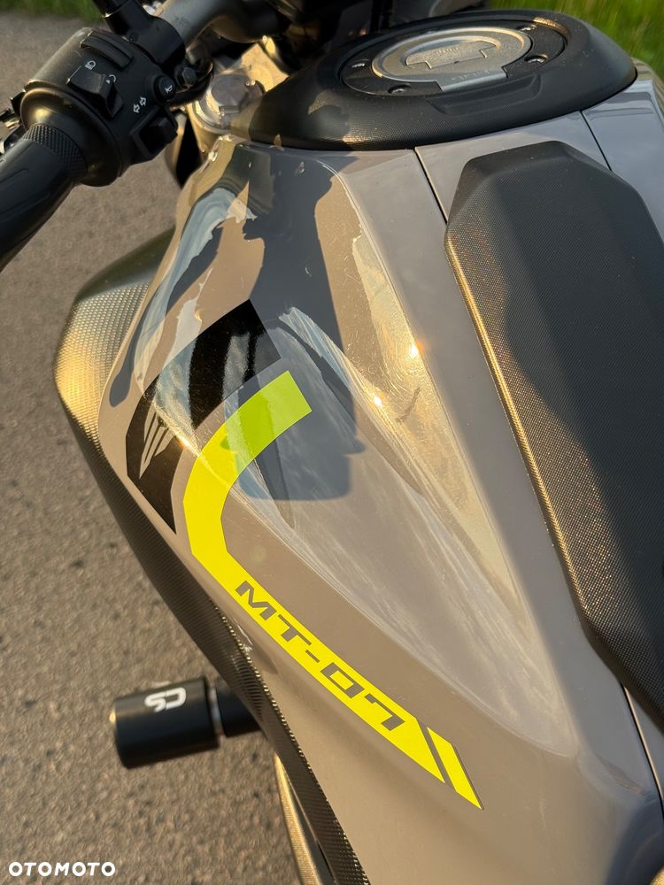 Yamaha MT - 7
