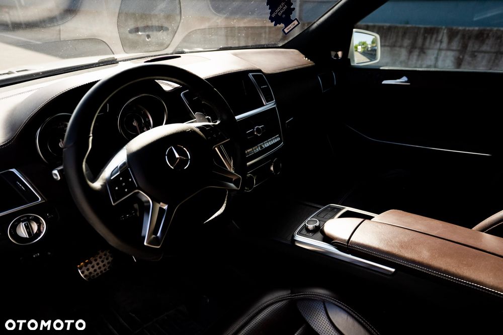 Mercedes-Benz GL - 28