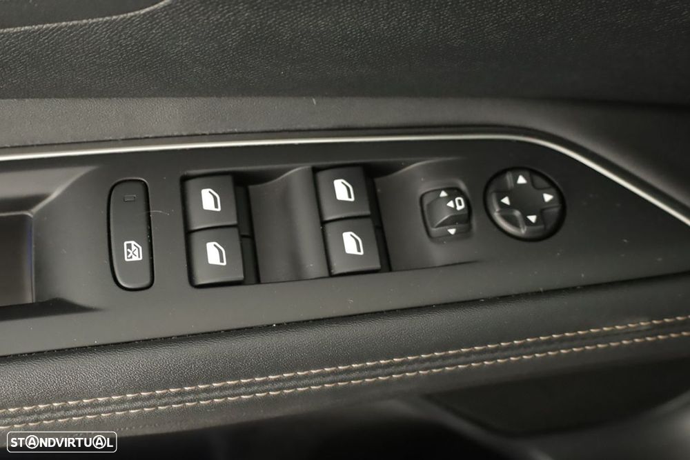Peugeot 3008 1.2 Hybrid GT e-DCS6 - 21