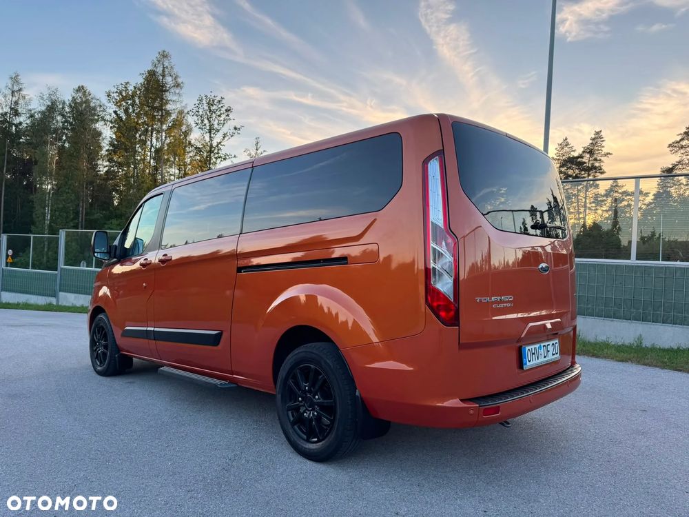 Ford Tourneo Custom - 33