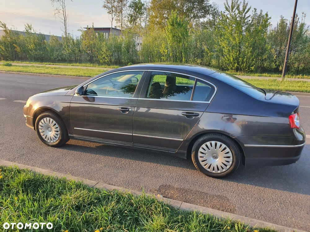 Volkswagen Passat 1.9 TDI Individual - 4