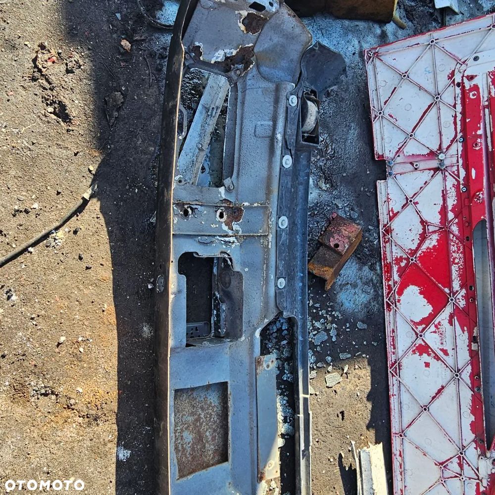 Zderzak przód / przedni / Volvo FL 6 Euro 5 - 4