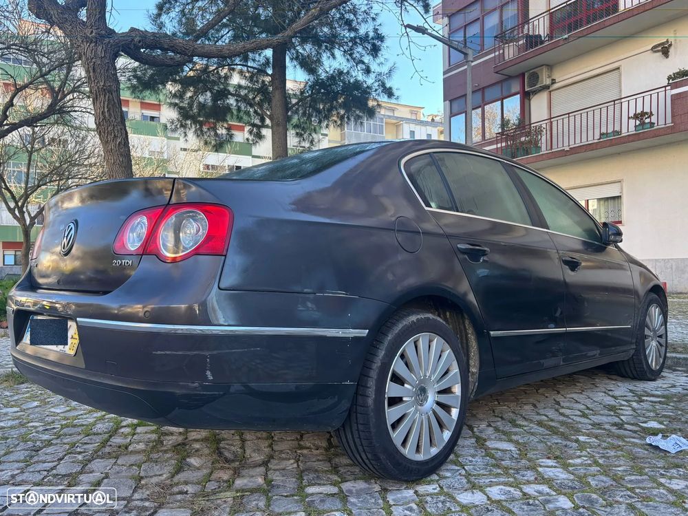 VW Passat 2.0 TDI Highline - 12