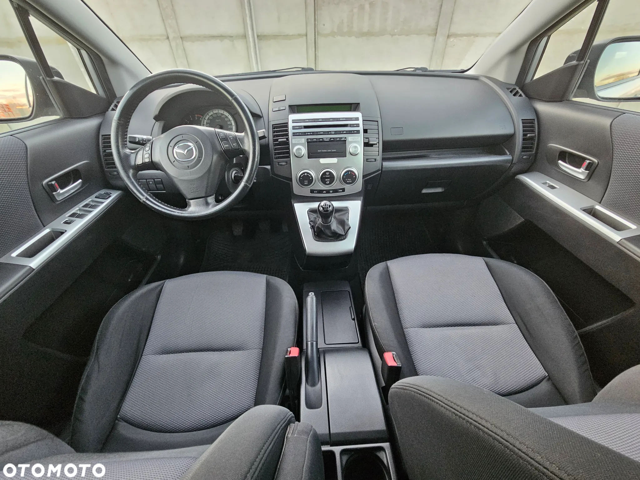 Mazda 5 - 15