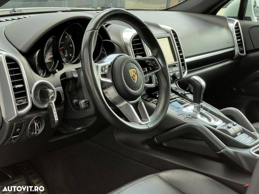 Porsche Cayenne - 13
