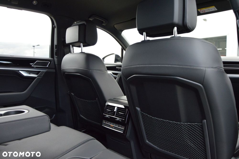 Volkswagen Touareg - 23