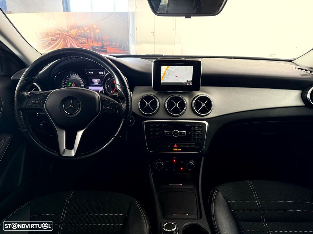 Mercedes-Benz GLA 200 CDi Urban Aut. - 16