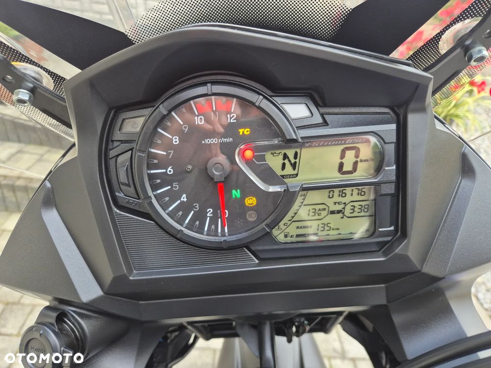 Suzuki DL - 28