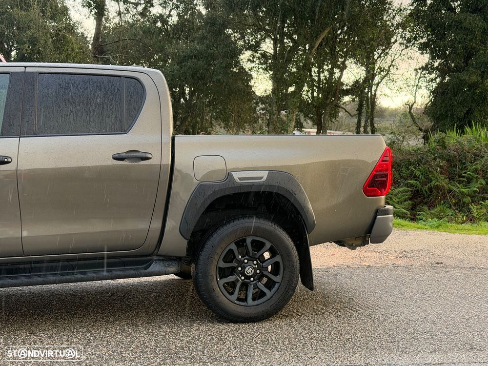 Toyota Hilux 2.8 D-4D 4WD Invincible TA - 3