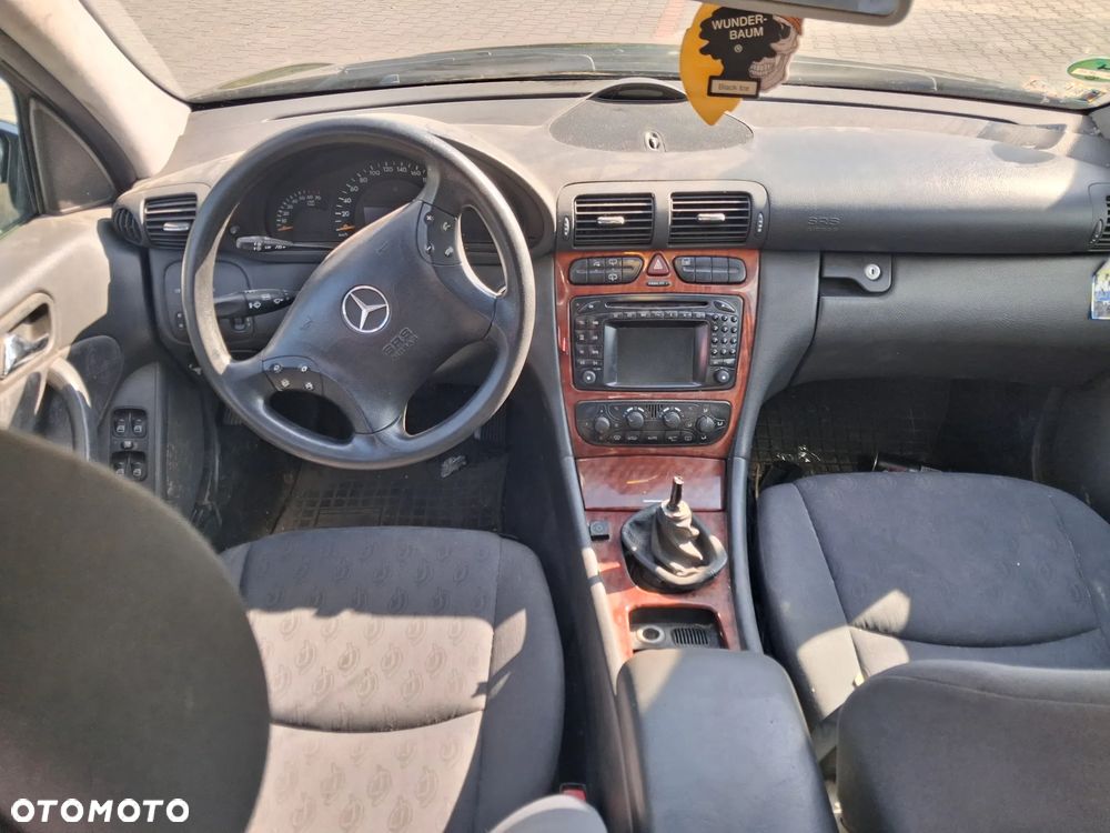 Mercedes C klasa W203 KOMBI silnik kompletny 1.8 Kompresor 143 KM OM271.946 271946 skrzynia biegów 716.628 drzwi maska klapa zderzak błotnik kolor czarny 040 lampa maglownica pompa wspomagania sprężarka dyfer wał napędowy półoś zwrotnica sterownik czujnik moduł wiązka przewód blenda szyba podszybie radio panel sterowania pompa pompka abs paliwa kierownica manetka włącznik fotel schowek zegary głośnik alternator rozrusznik cewka zbiorniczek sprężarka klimatyzacji klamka zamek zacisk hamulcowy mechanizm chłodnica pas przedni boczek lusterko silniczek sanki belka zawrotnica mcperson NA CZĘŚCI - 14