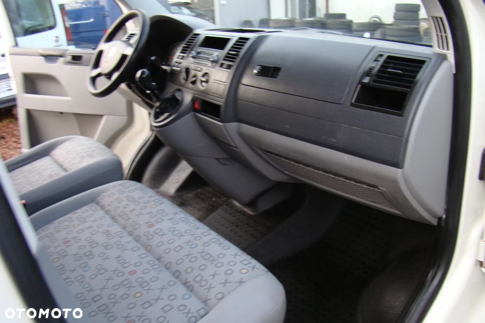 Volkswagen Transporter - 12