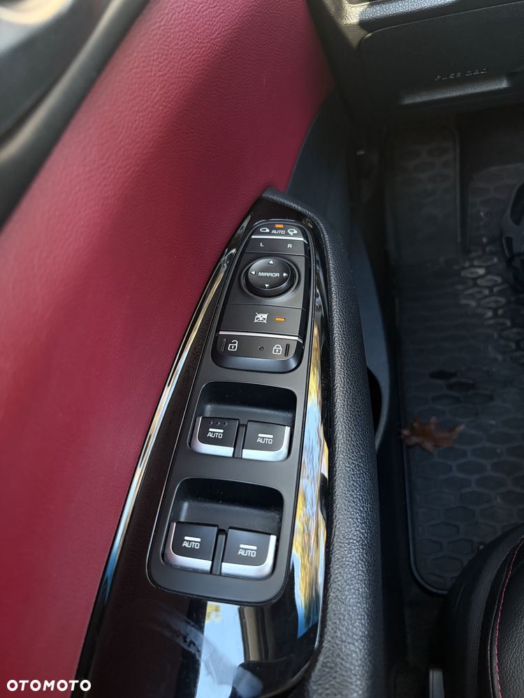 Kia Optima - 30