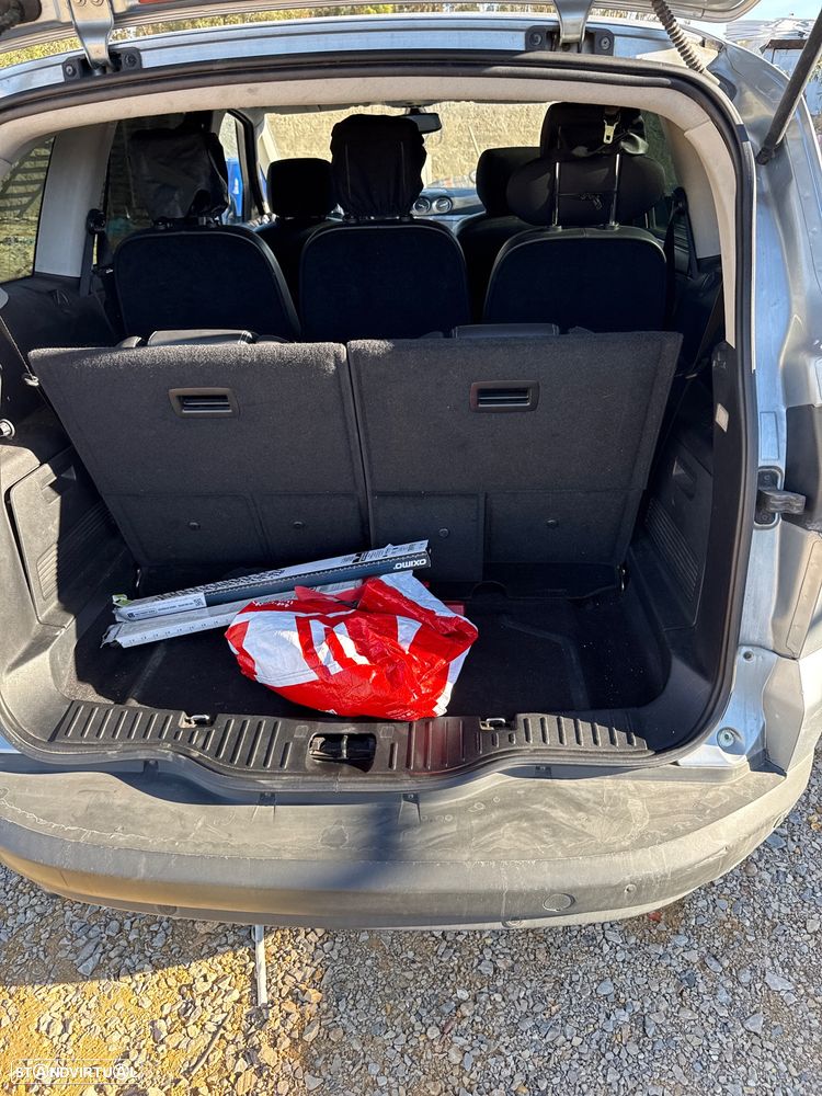 Ford S-Max - 10