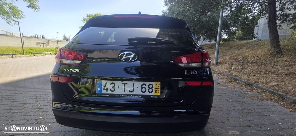 Hyundai i30 SW 1.6 CRDi Blue Style+Navi - 5