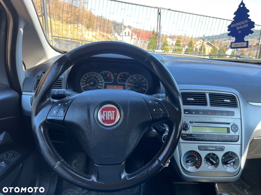 Fiat Grande Punto Actual 1.4 8V Estiva Blue&Me - 6