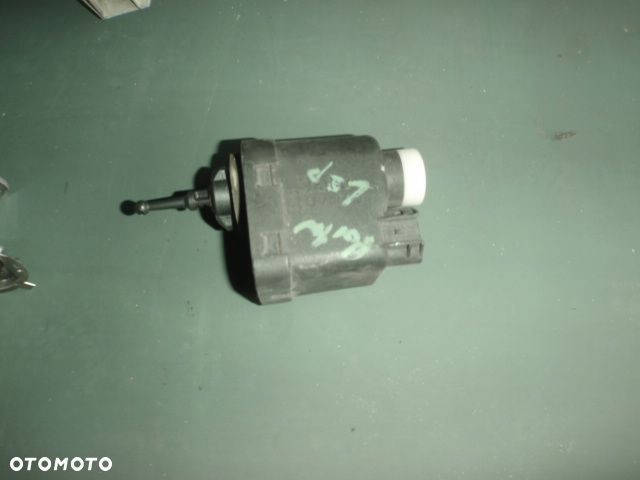 silniczek oprawka lampy piaggio porter - 2