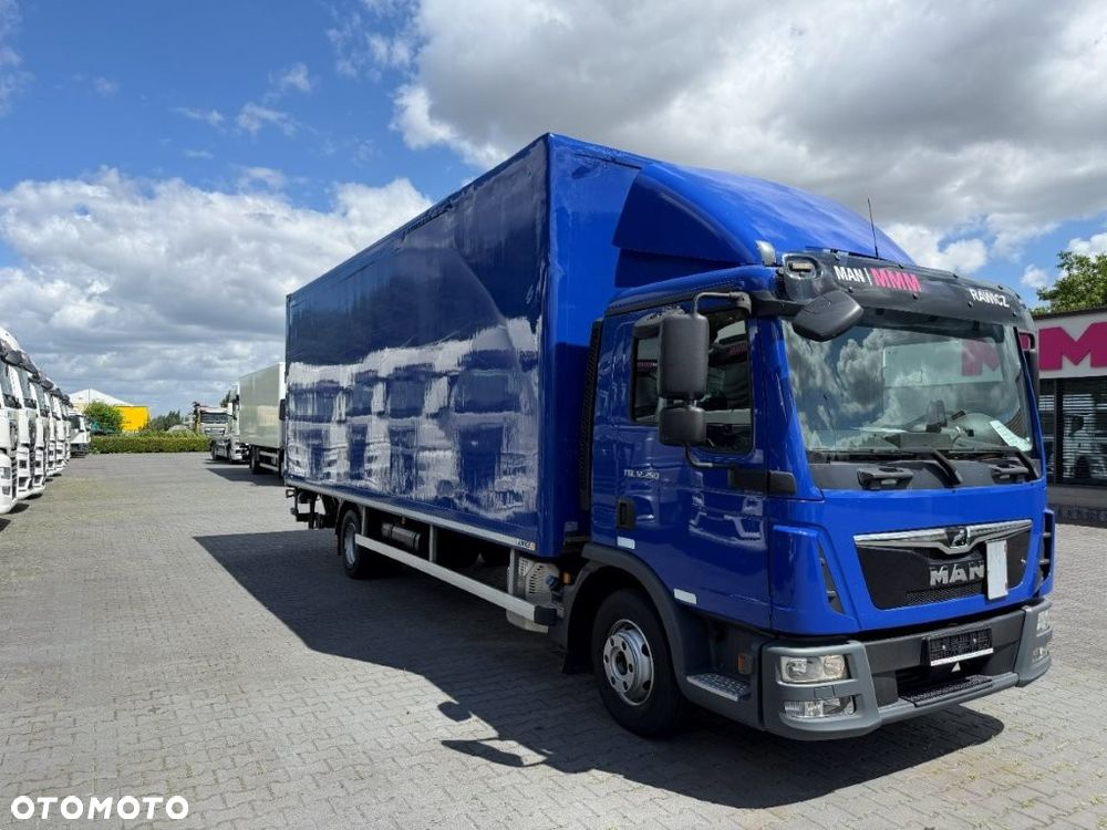 MAN TGL 12.250 NAVI KONTENER tylko 250 tys. km WINDA KONTRAKT SERWIS MAN DE - 4