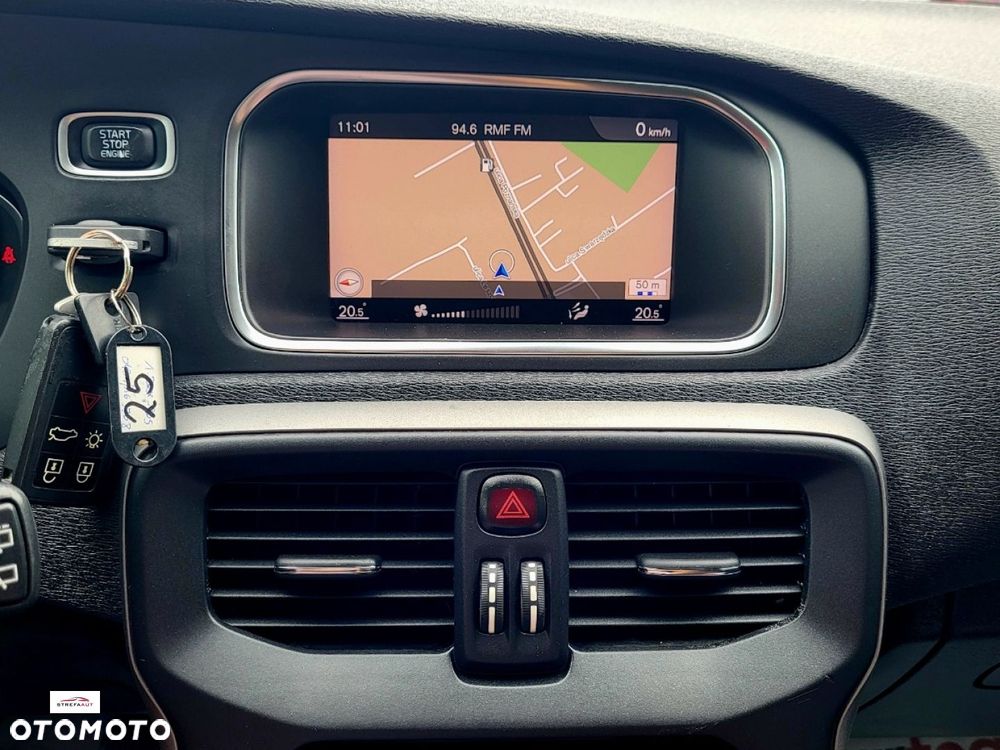 Volvo V40 Cross Country - 21