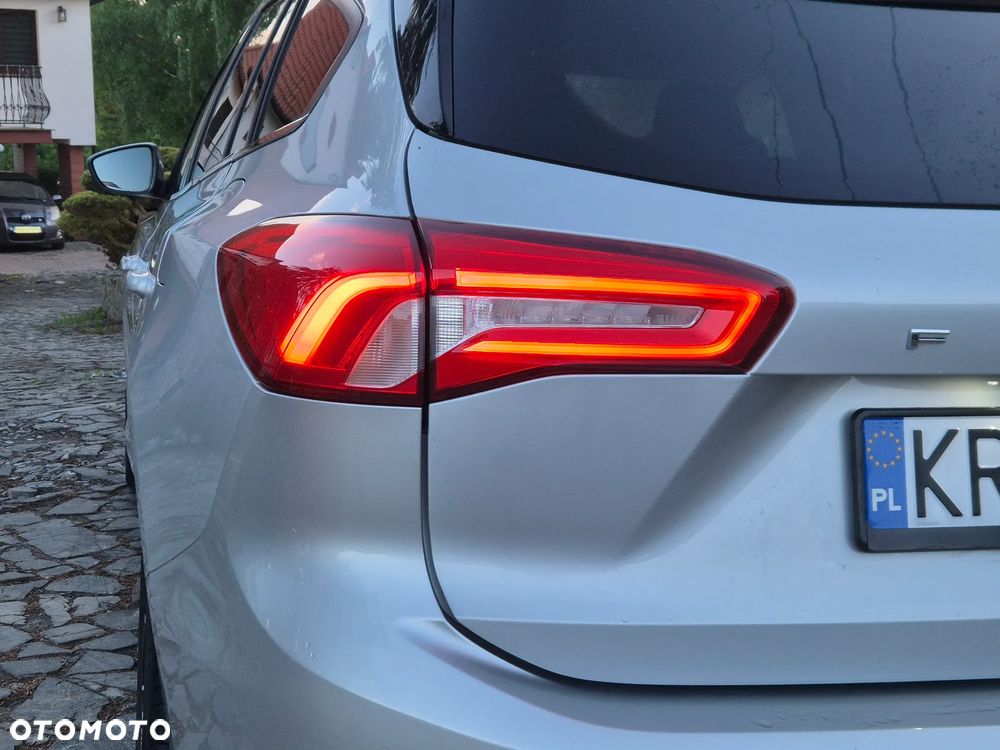 Ford Focus 1.5 EcoBlue Start-Stopp-System TITANIUM DESIGN - 39