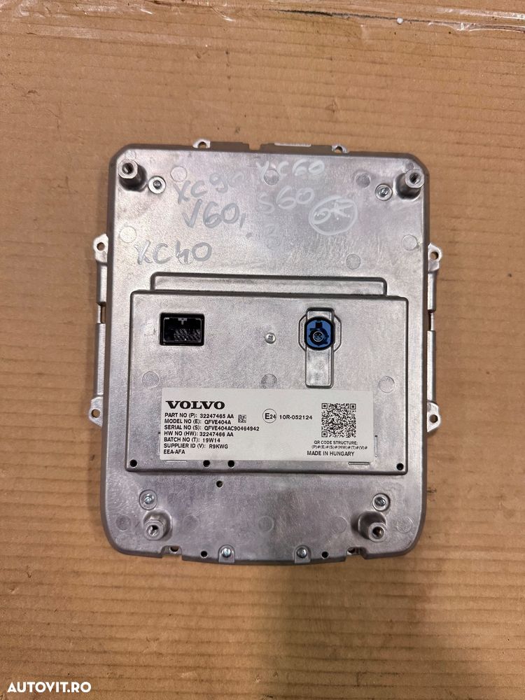 Display, ecran touchscreen, afisaj navigatie VOLVO XC40, XC90, V60, S60 an 2019-2024 stare foarte buna cod 32247465AA - 2