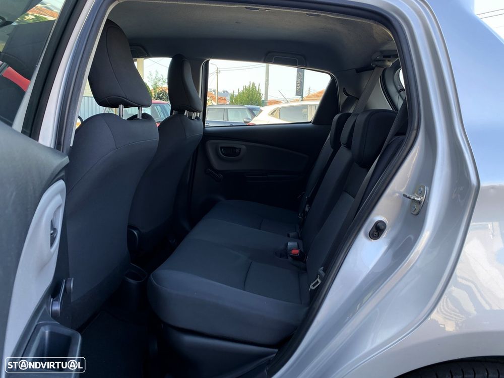 Toyota Yaris 1.5 HSD Active - 31