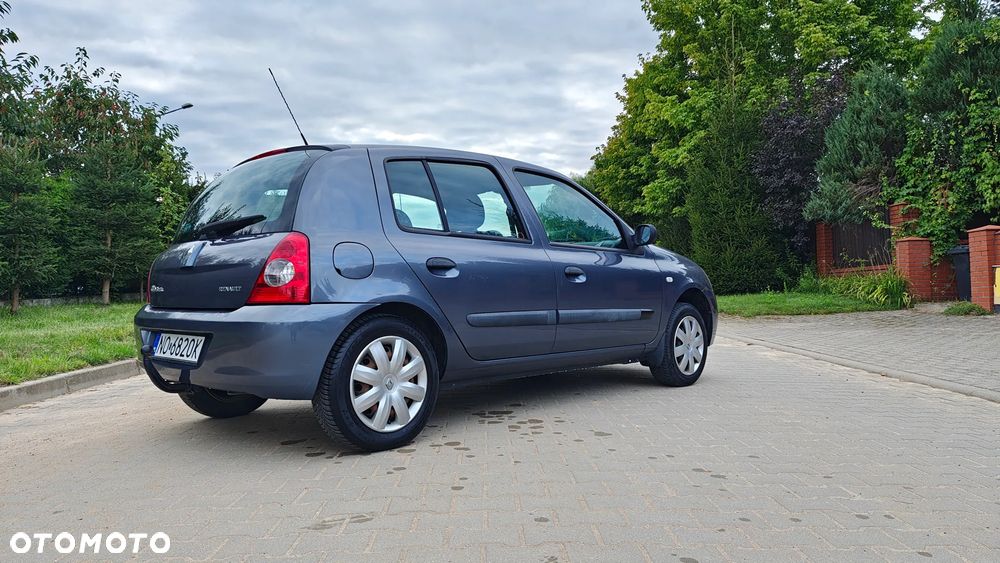 Renault Clio - 11