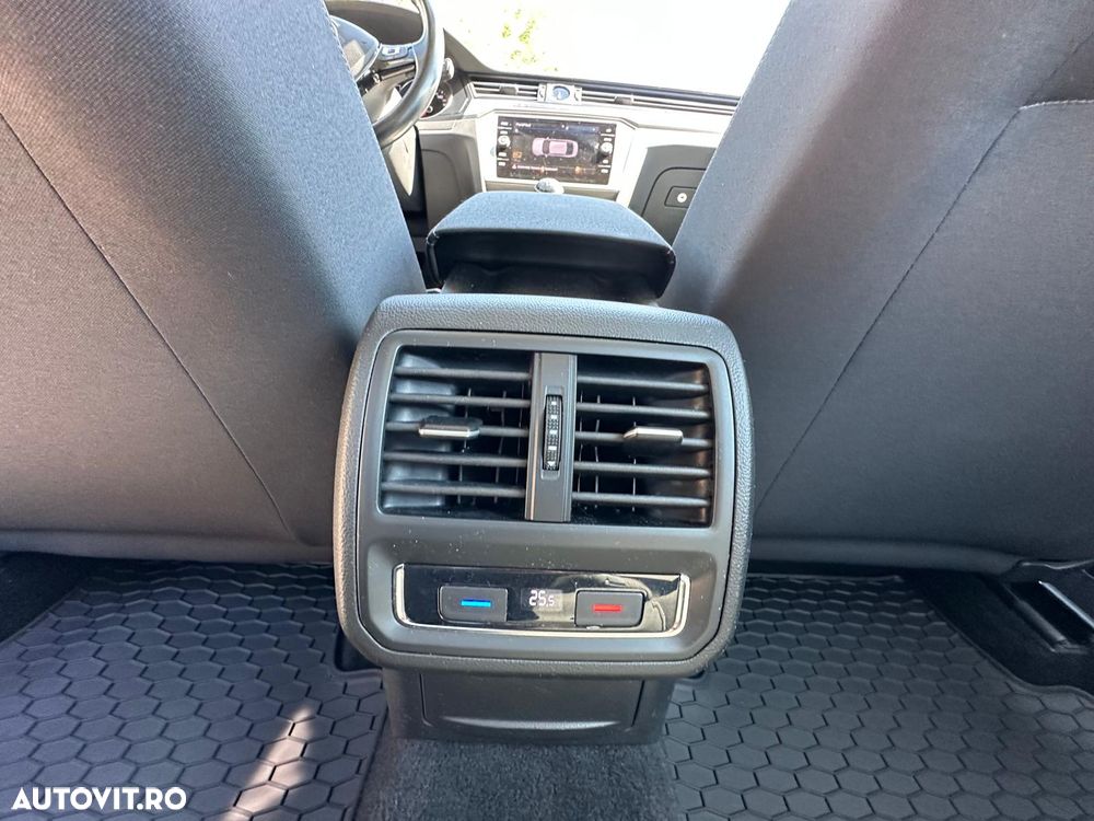 Volkswagen Passat - 15