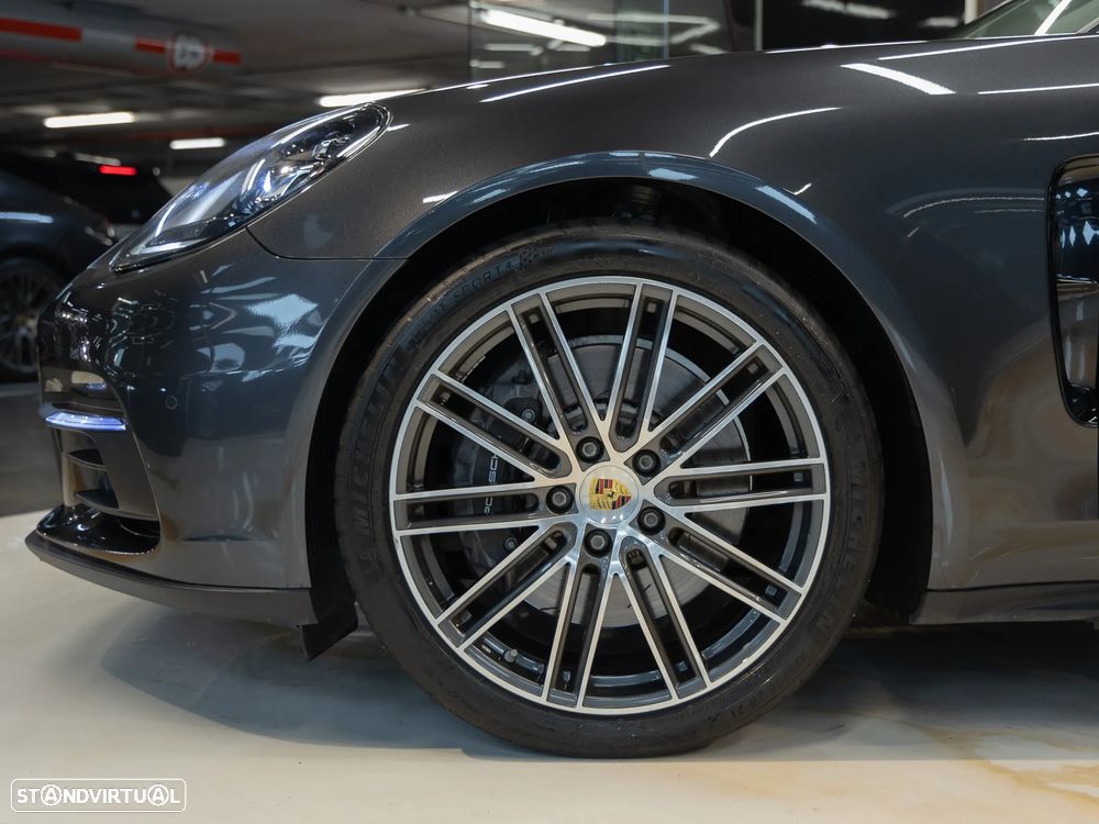 Porsche Panamera 4 Platinum Edition - 25