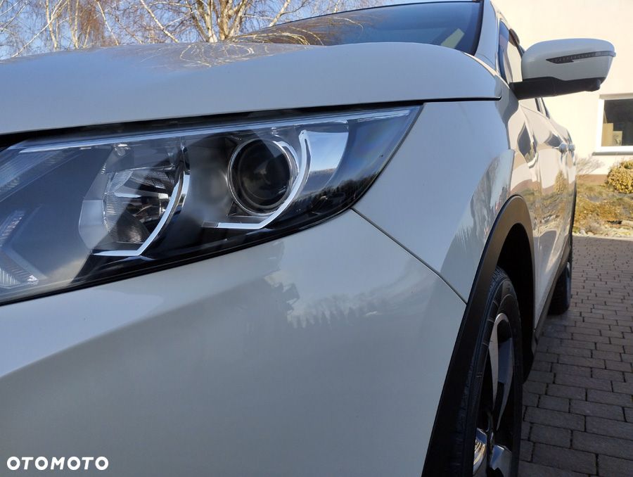 Nissan Qashqai 1.6 DIG-T N-Connecta - 28