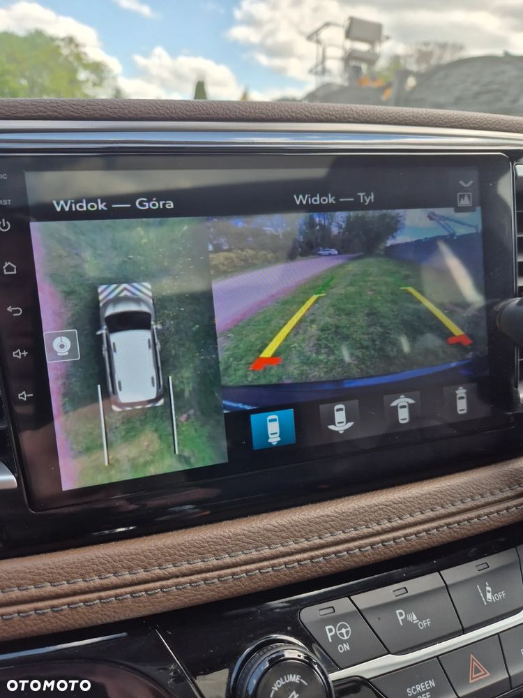 Chrysler Pacifica - 27